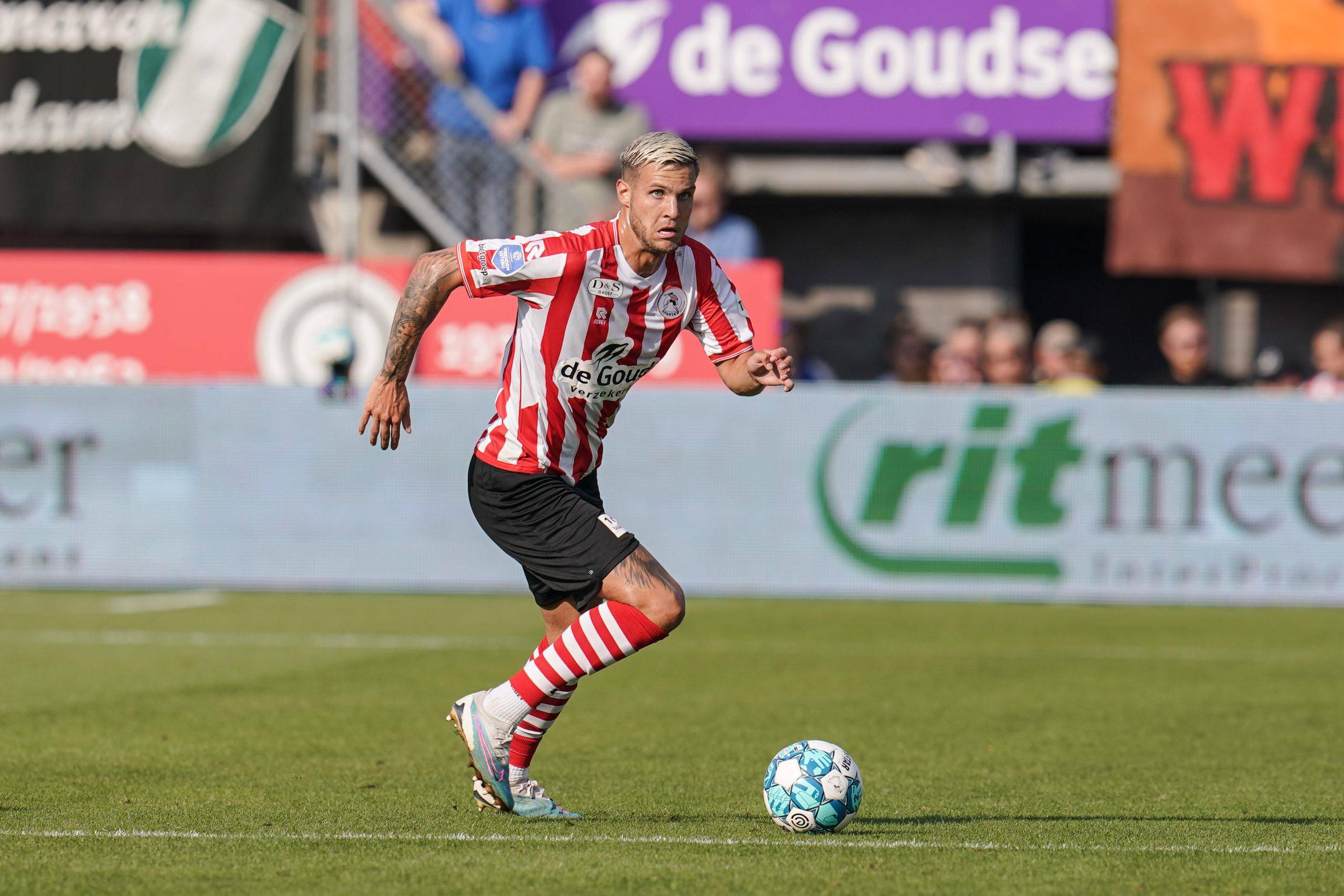 却暴露出明 却暴露出明