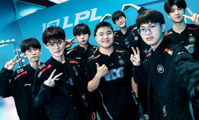 兰内外政策 兰内外政策